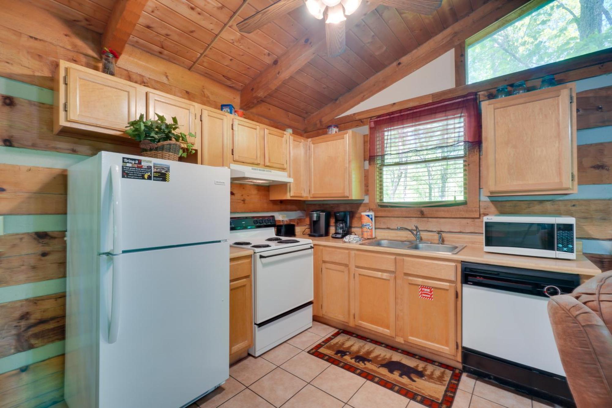 Gatlinburg Cabin With Hot Tub About 6 Mi To Downtown! 外观 照片