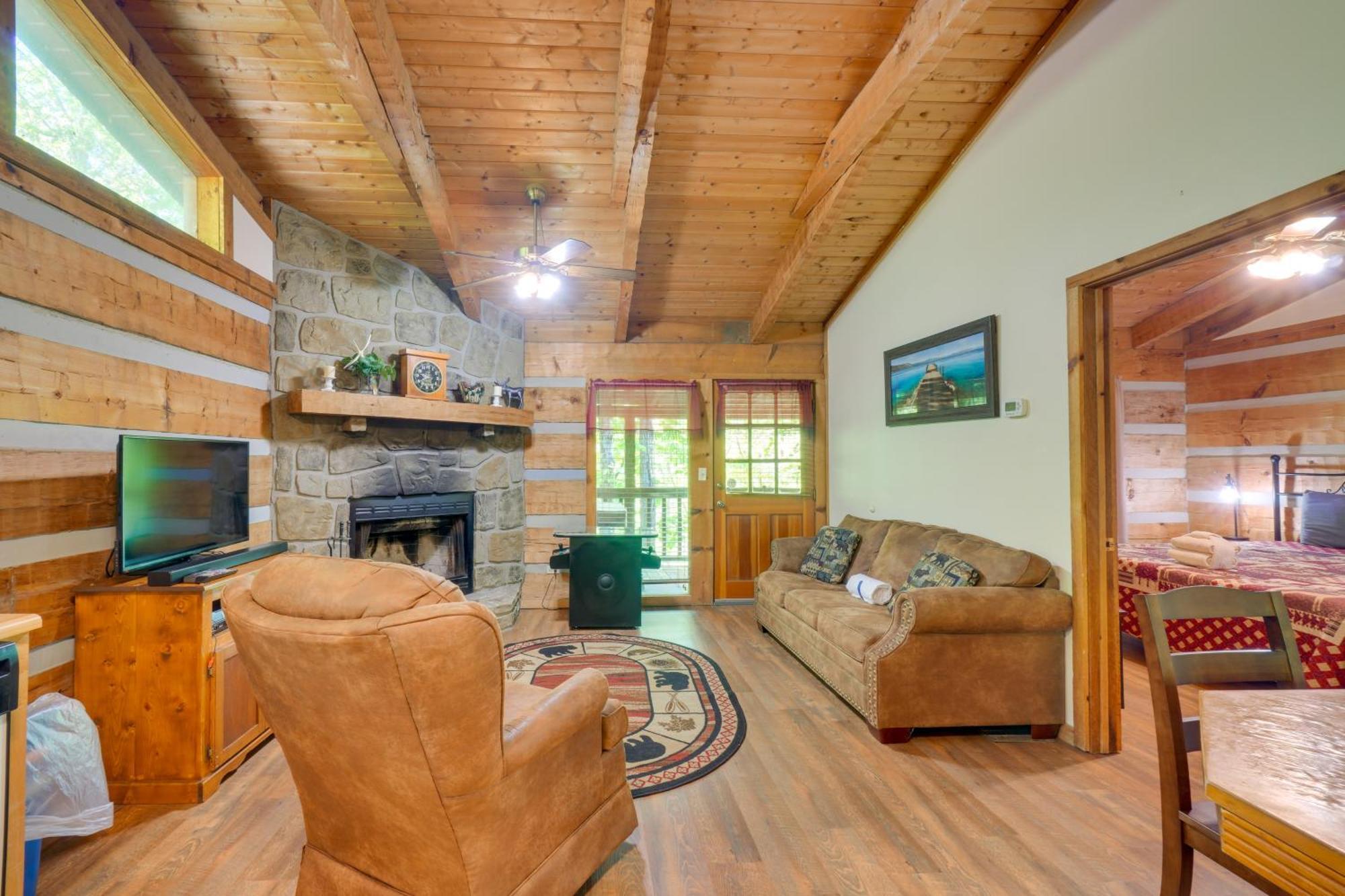 Gatlinburg Cabin With Hot Tub About 6 Mi To Downtown! 外观 照片